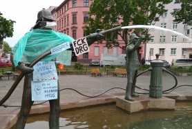 Statue: Protest gegen DRG